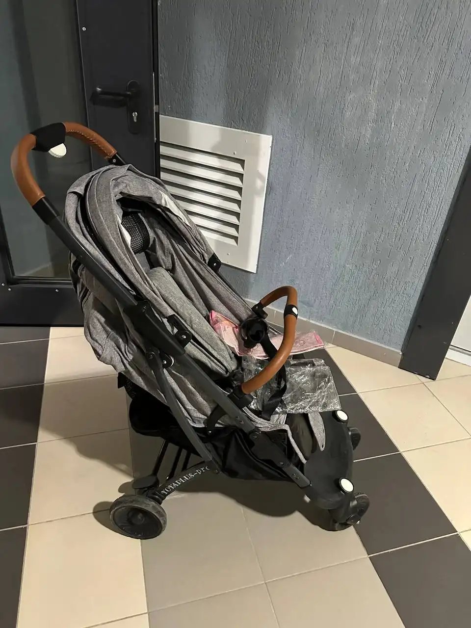 Продам коляску и детское кресло