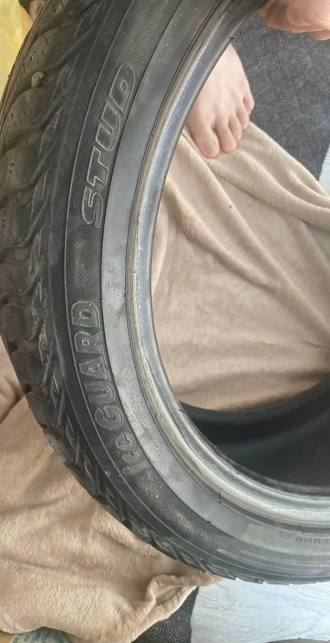 Продам шины Yokohama 215/50/17