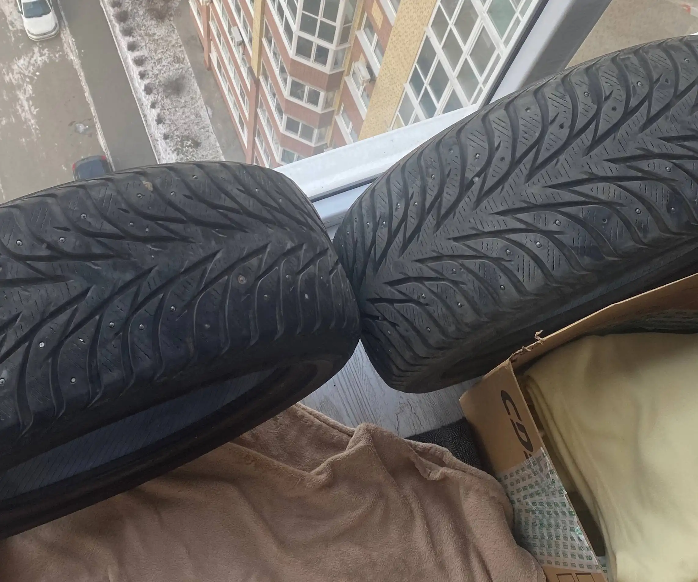 Продам шины Yokohama 215/50/17