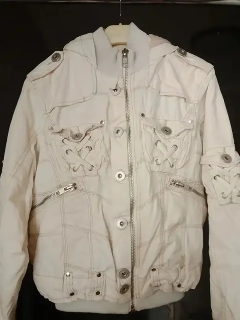 Продам женские джинсы и куртки - частное объявление в Тюмень