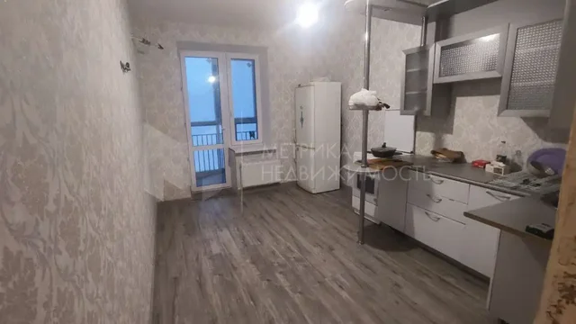 Сдается квартира на длительный срок - Недвижимость в Тюмень