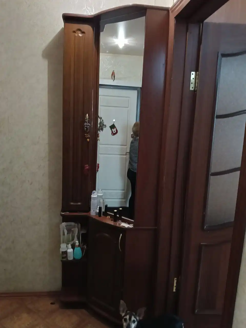 Продажа прихожей и углового шкафа с зеркалом