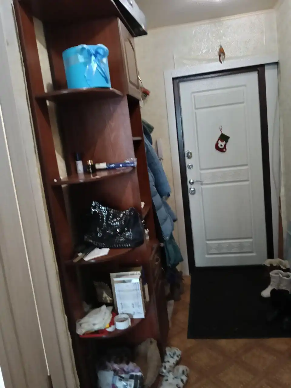 Продажа прихожей и углового шкафа с зеркалом