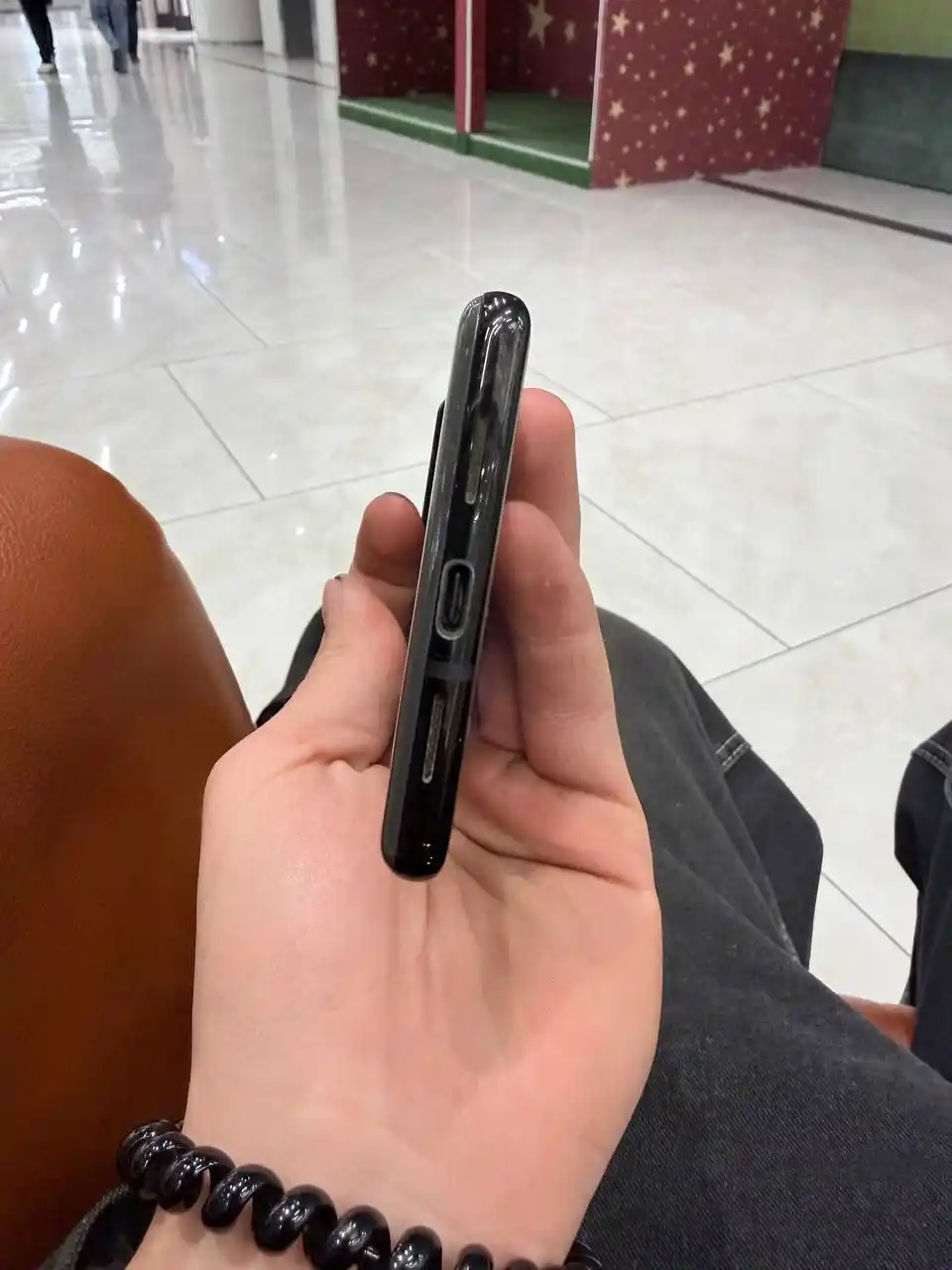 iPhone 256GB с небольшим сколом