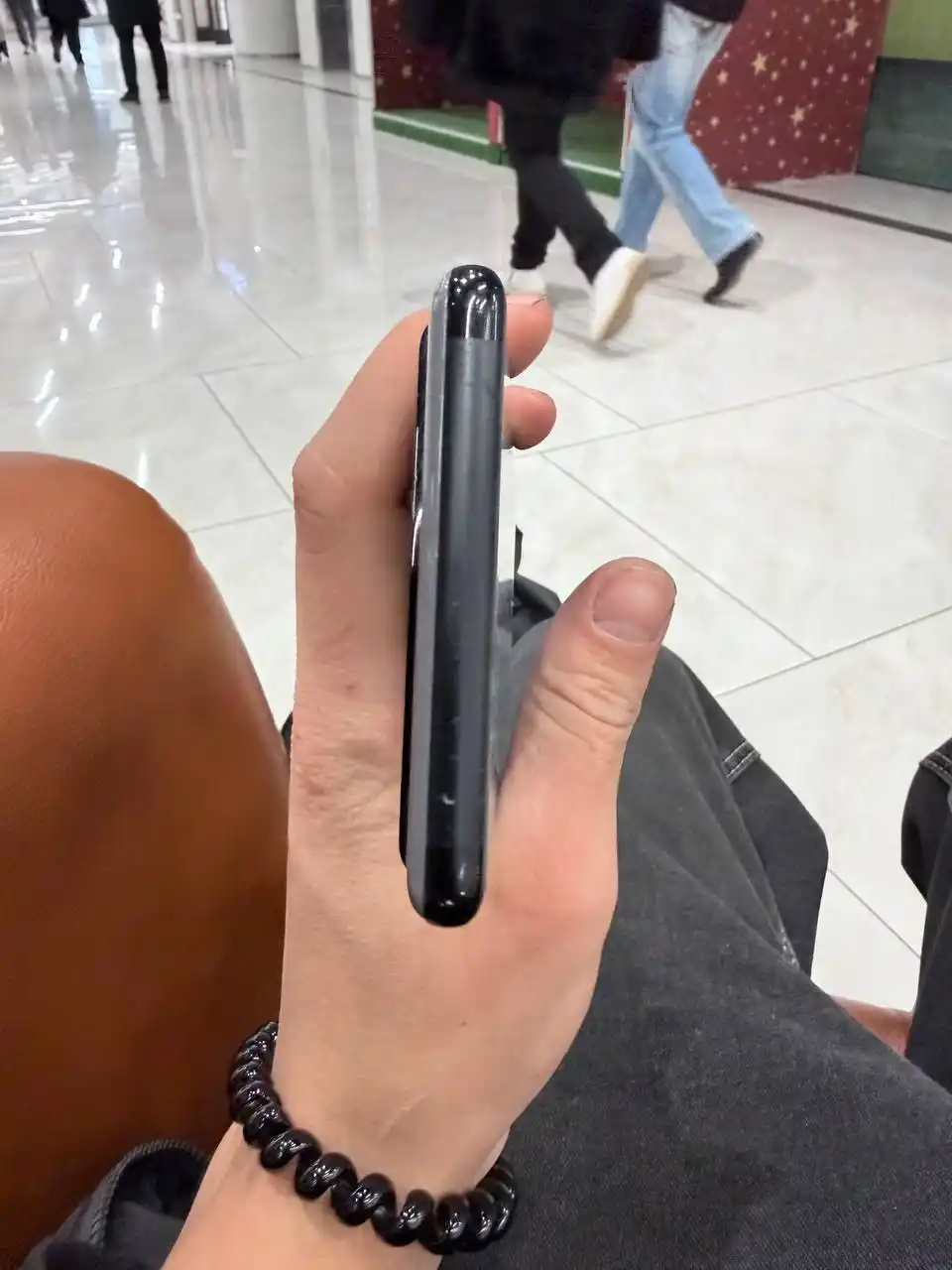 iPhone 256GB с небольшим сколом