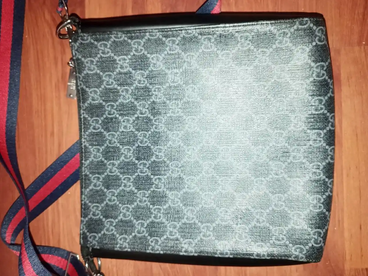 Качественная реплика сумки Gucci и ремень Amiri