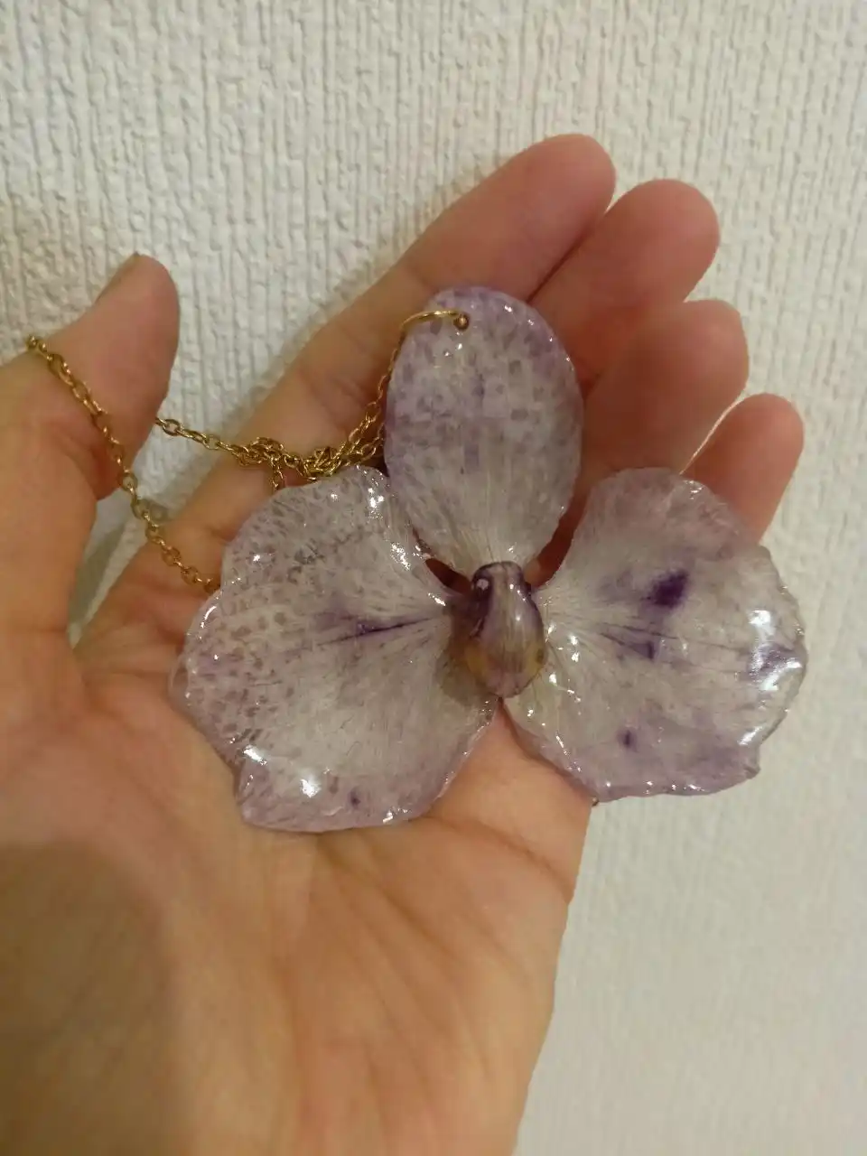 Кулон/ожерелье из эпоксидной смолы орхидея