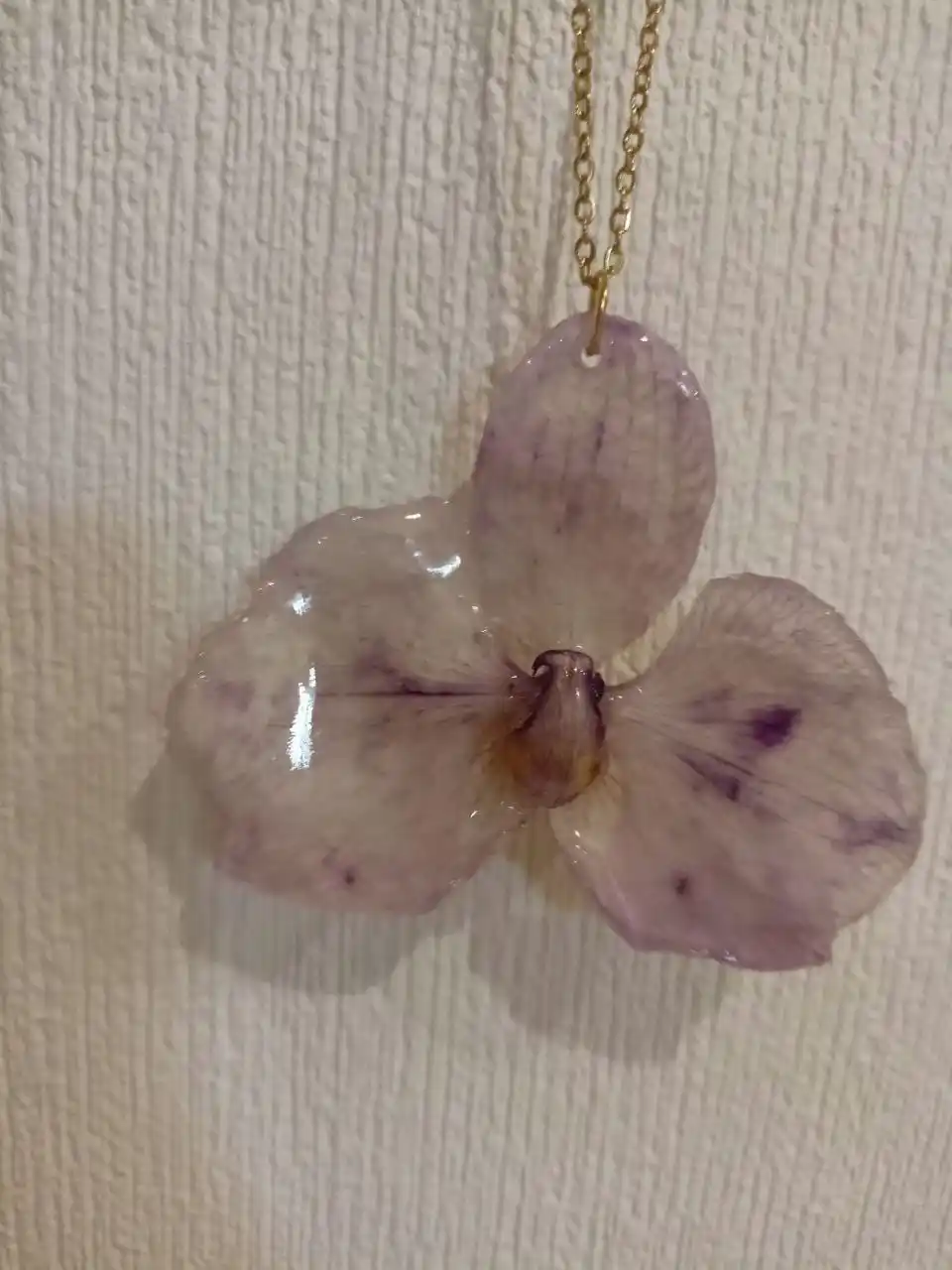 Кулон/ожерелье из эпоксидной смолы орхидея