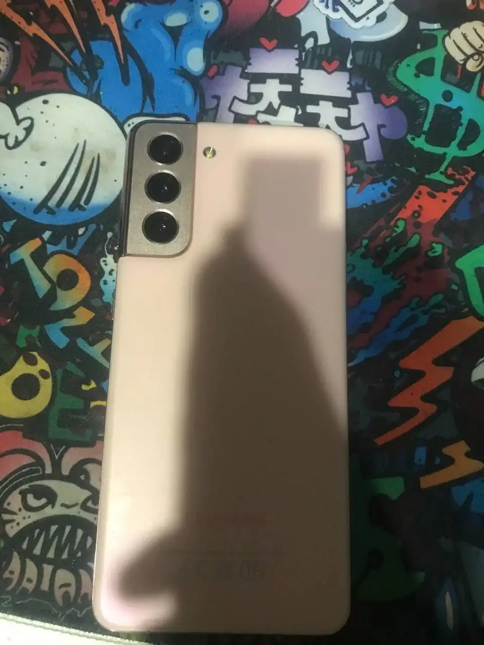 Обмен Samsung S21 5G с незначительными дефектами экрана