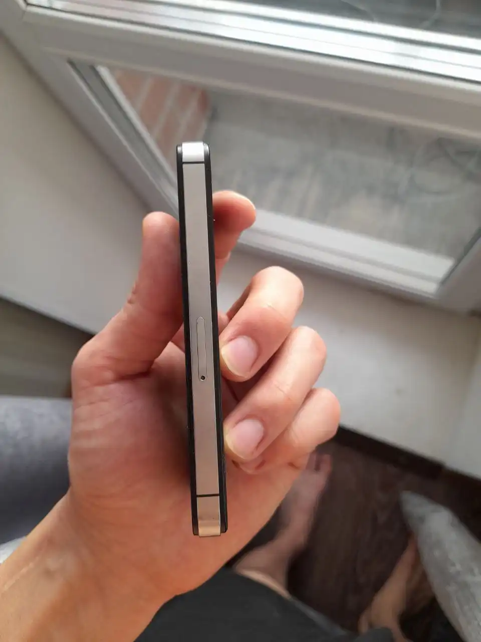 Продам iPhone 4S 16GB