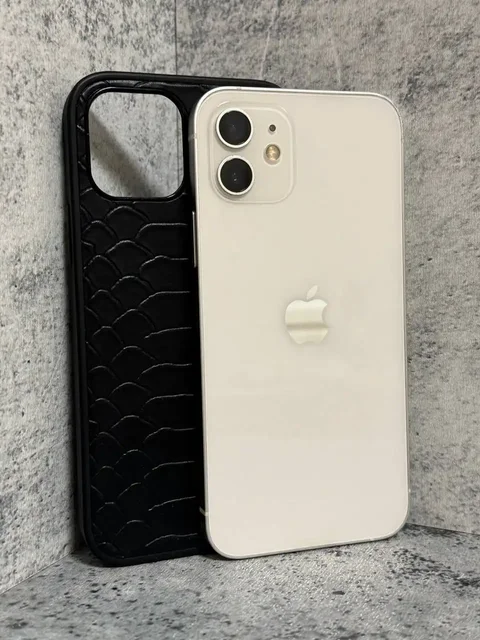 Продажа iPhone 11 и iPhone 12 с разными характеристиками - Электроника в Пермь