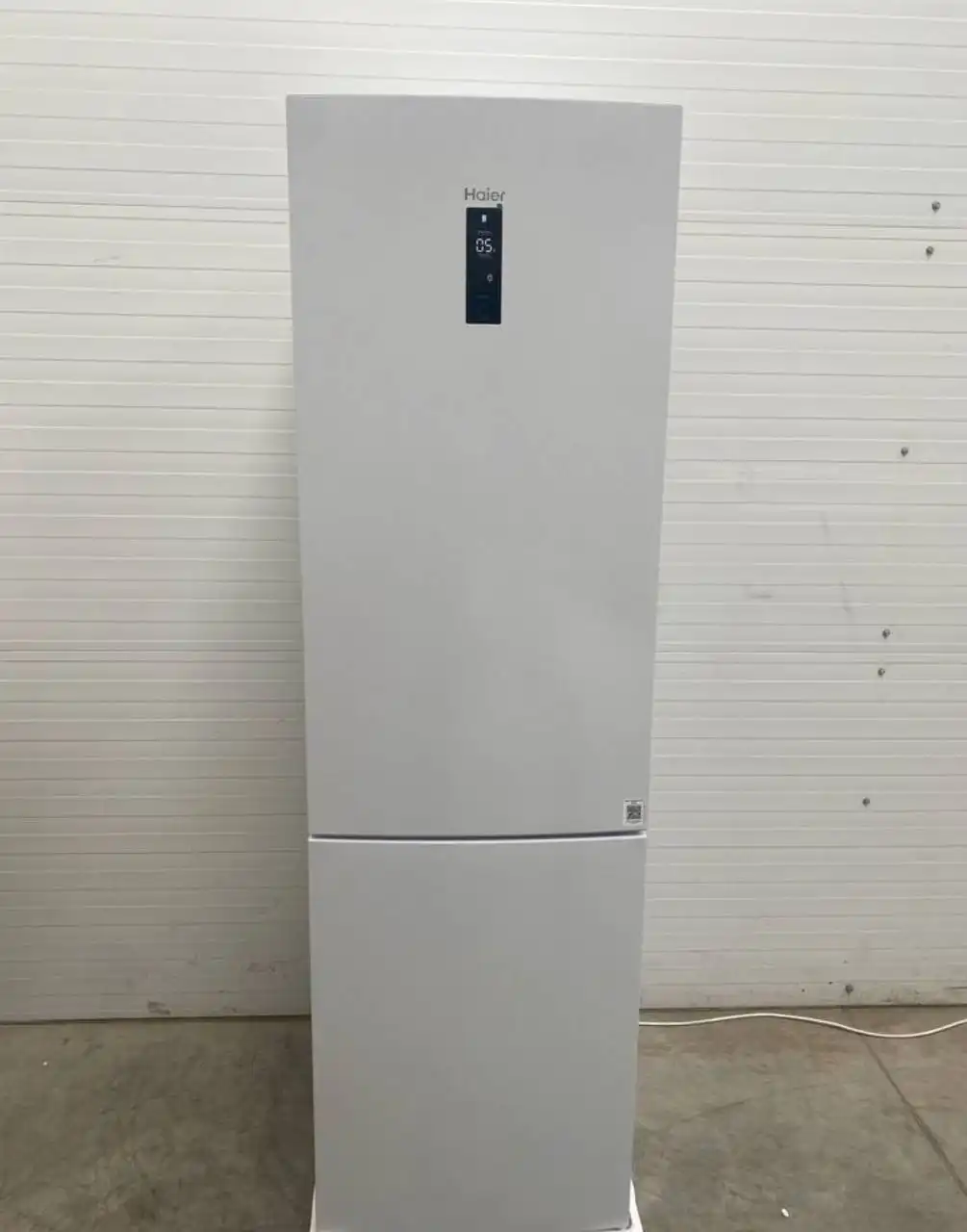 Продажа нового холодильника Haier