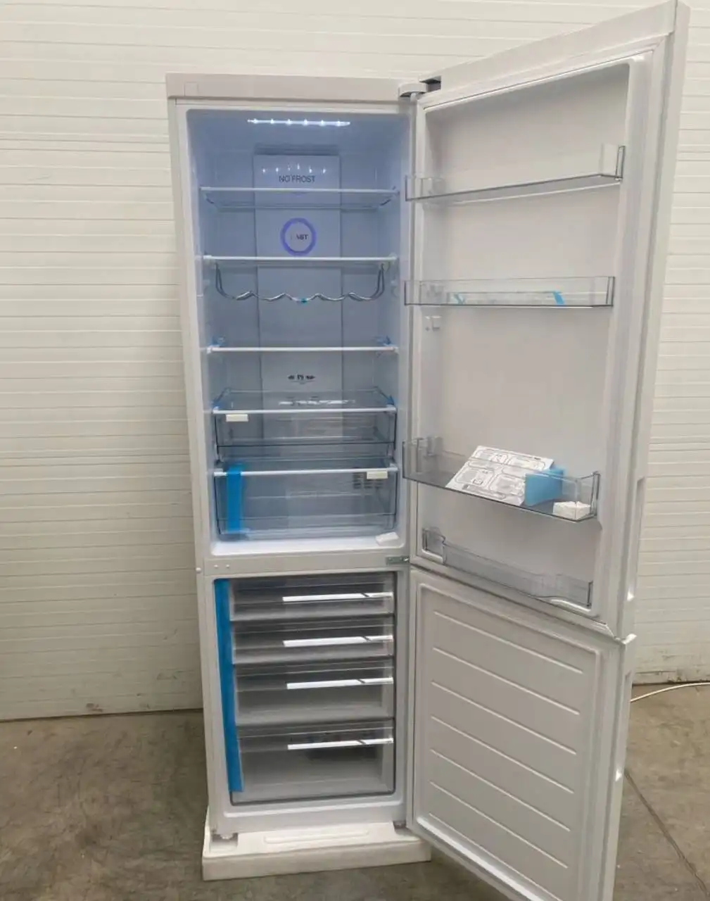 Продажа нового холодильника Haier