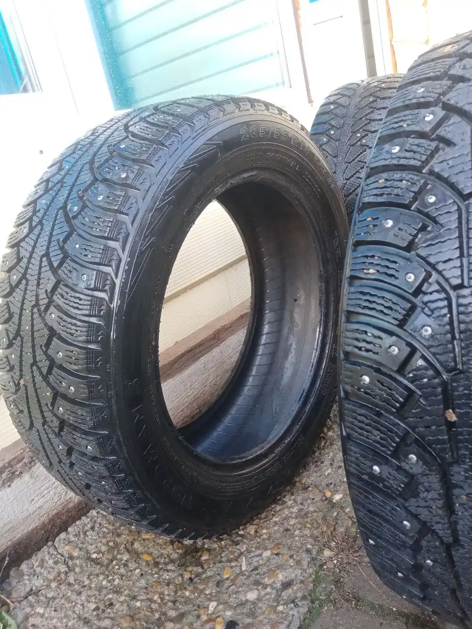 Продажа зимней резины 205/55 R16