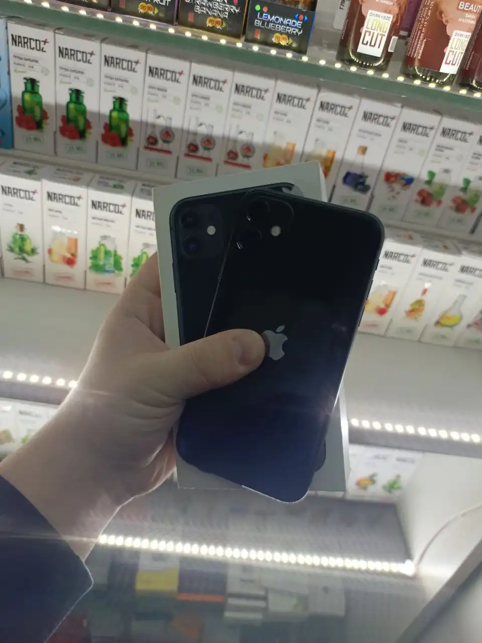 Айфон 11 128 ГБ с замененным дисплеем
