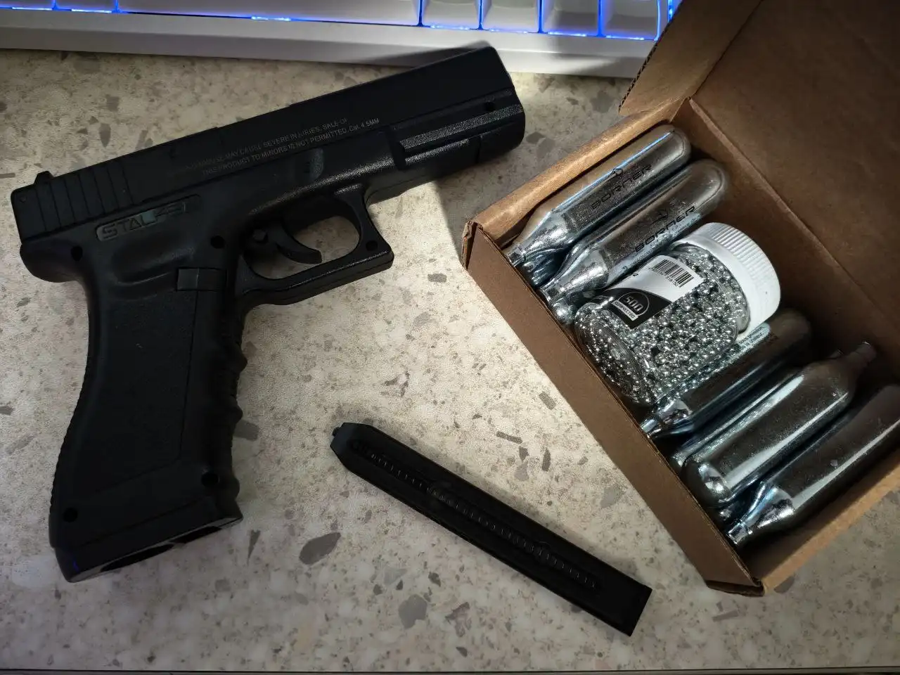 Пневматический пистолет Stalker s17