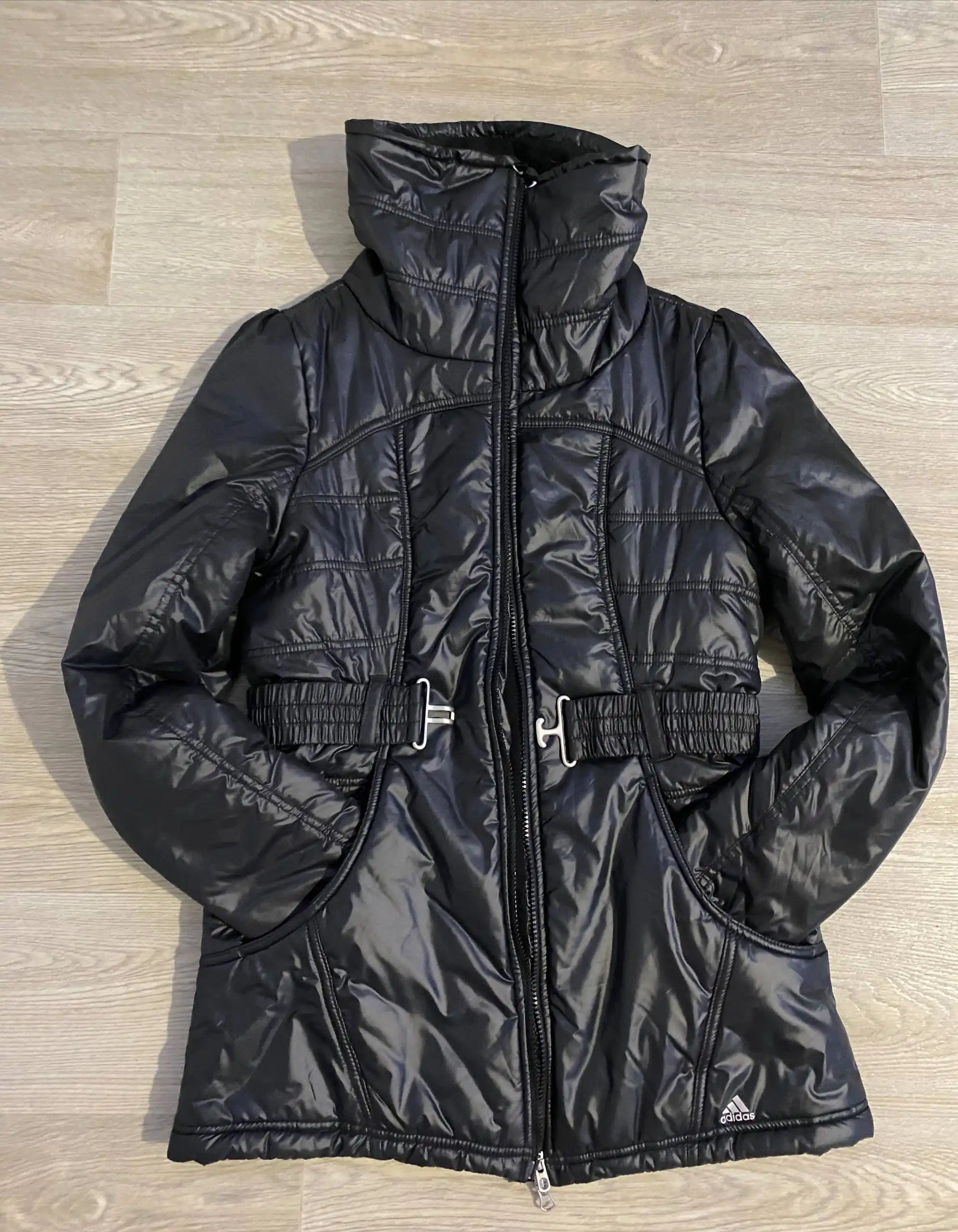 Куртка Adidas размер S