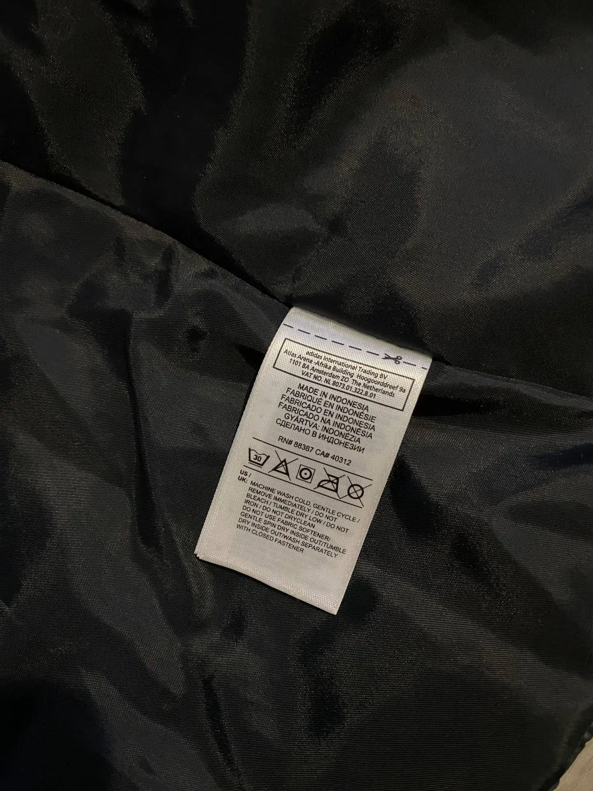 Куртка Adidas размер S