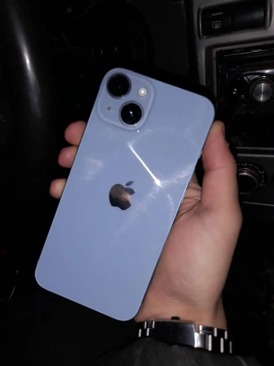 Продам iPhone 14 в защите с аккумулятором 87%