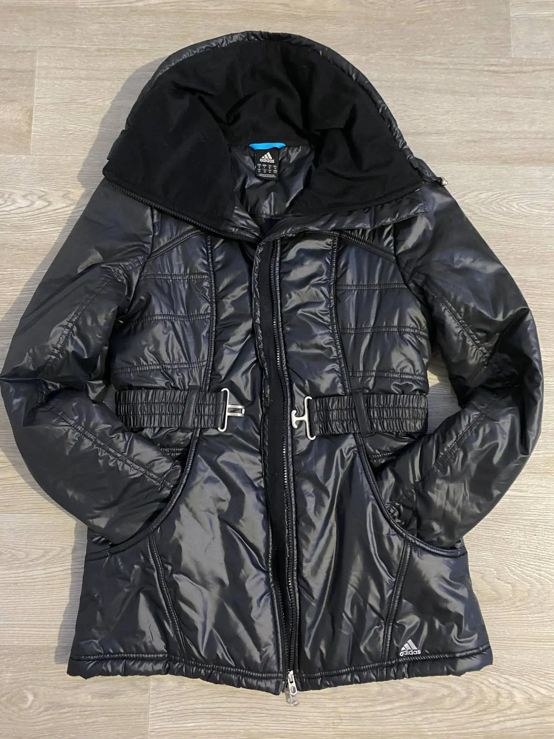 Куртка Adidas размер S