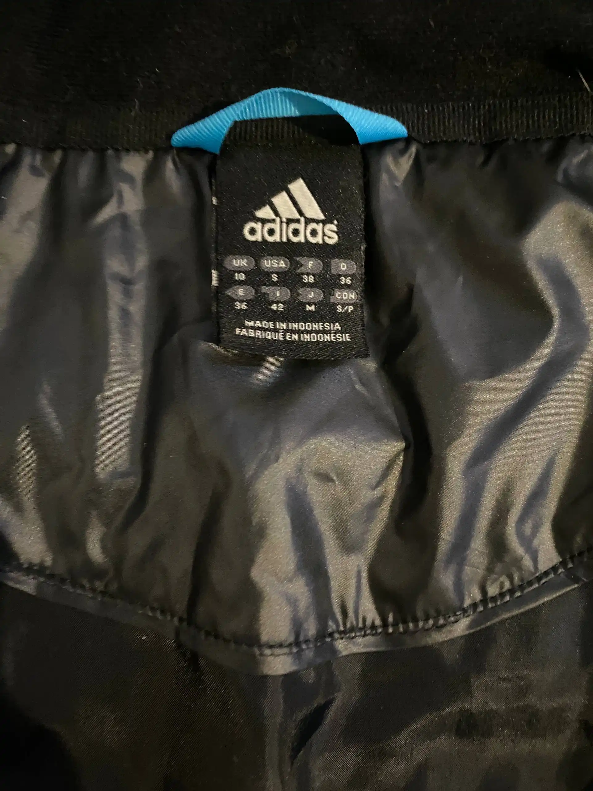 Куртка Adidas размер S