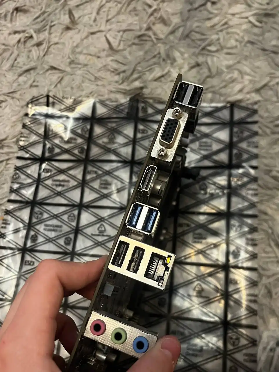 Продам материнскую плату Maxsun A520M-K (AM4, DDR4)