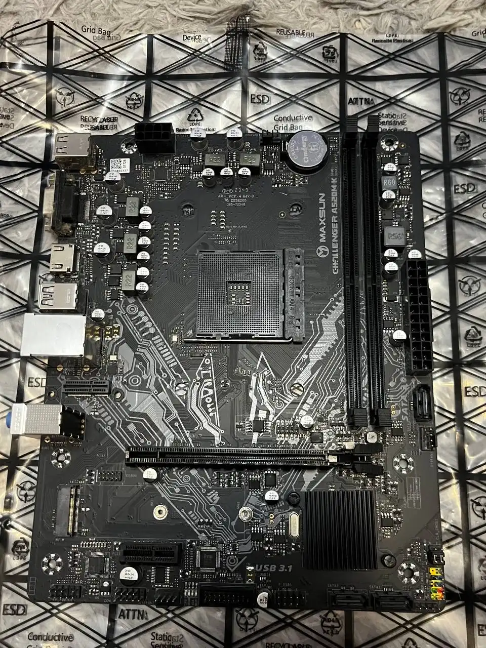 Продам материнскую плату Maxsun A520M-K (AM4, DDR4)