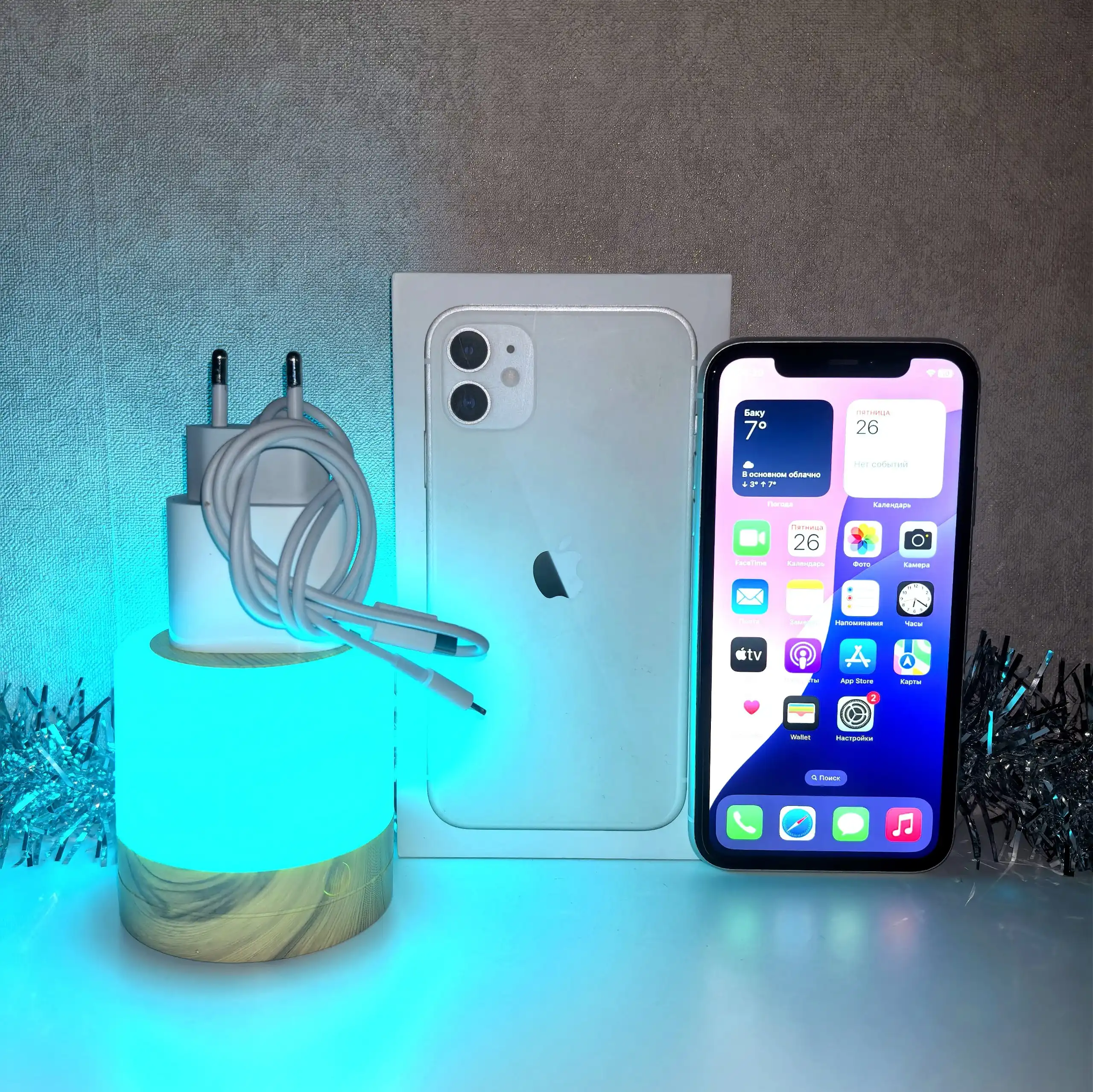 iPhone 11 64gb White с царапинами на экране