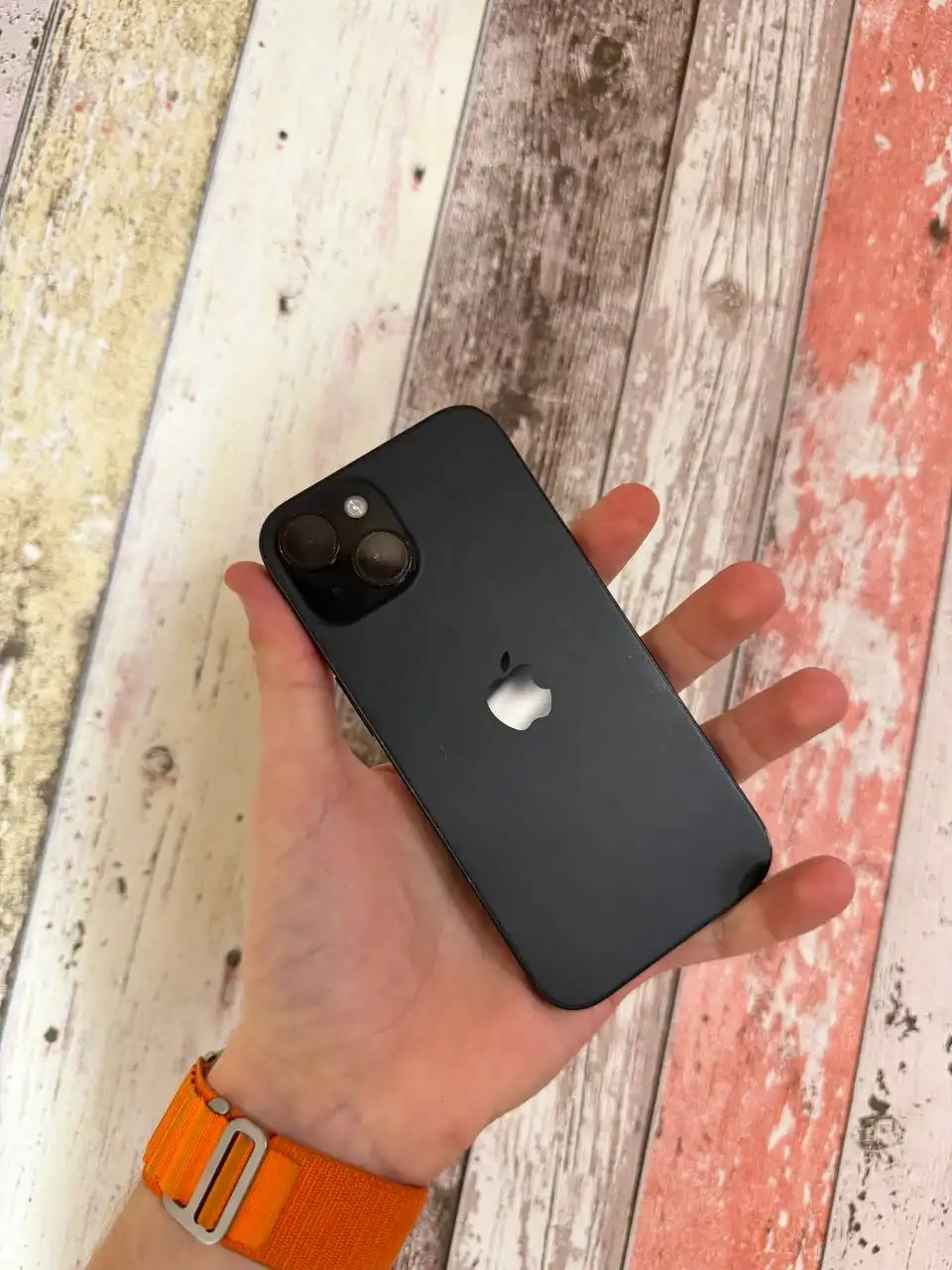 iPhone 15 128GB с хорошей батареей