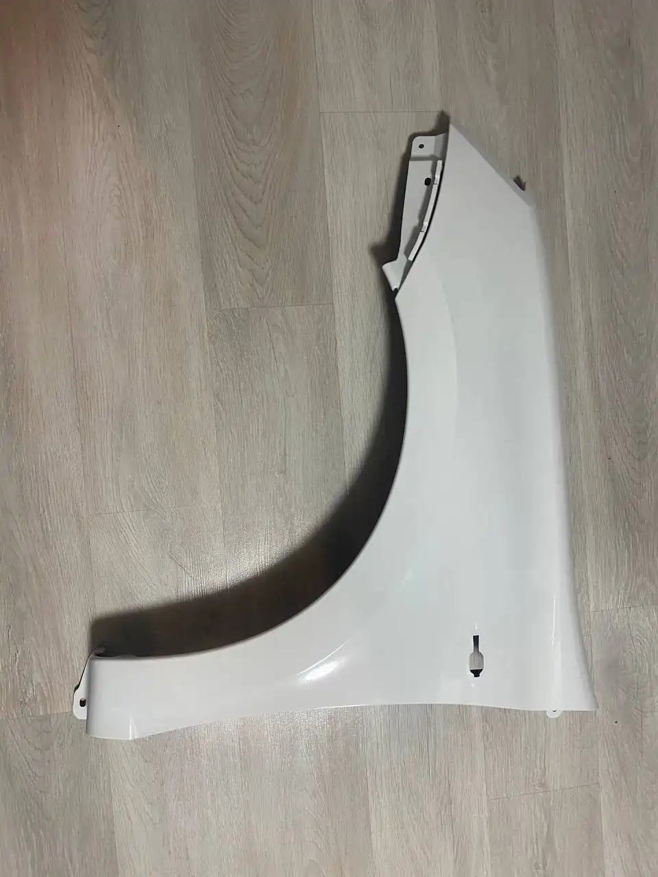 Продажа передних пластиковых крыльев Лада Гранта 1 поколения