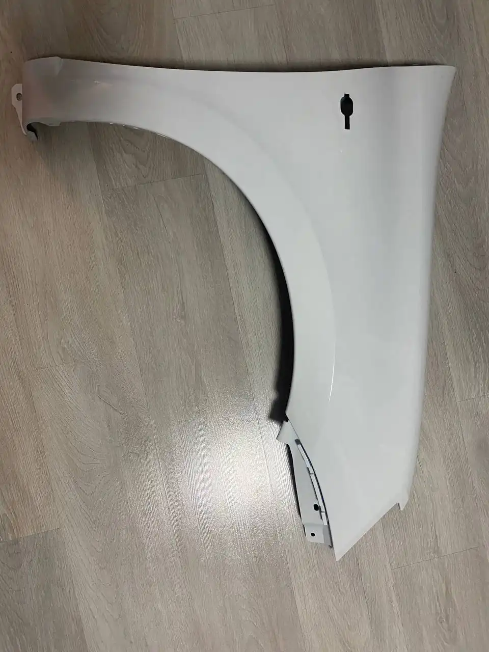 Продажа передних пластиковых крыльев Лада Гранта 1 поколения