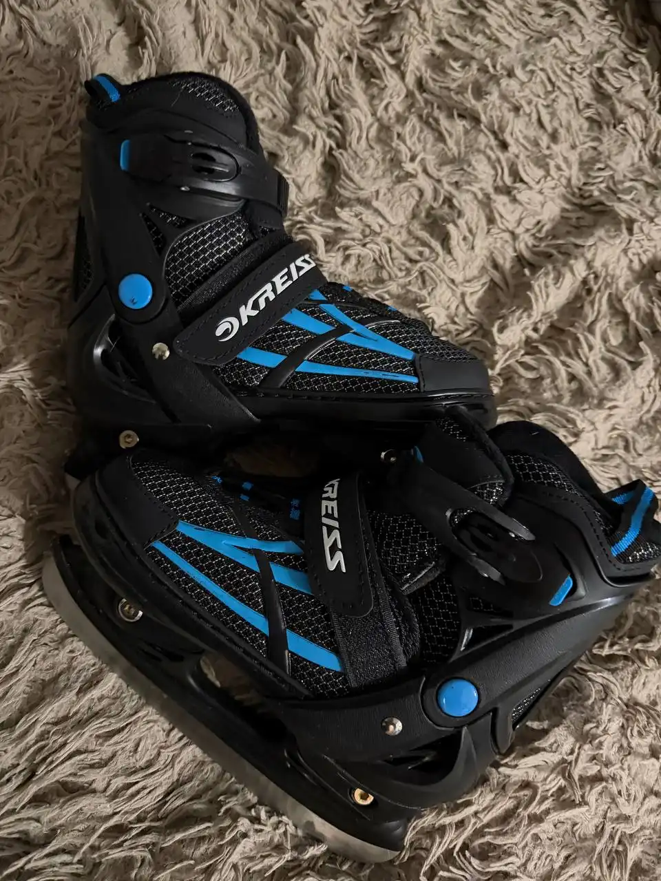 Продам детские раздвижные коньки размер 30-33