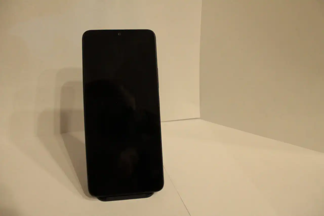 Смартфон POCO C61 4/128 ГБ в отличном состоянии