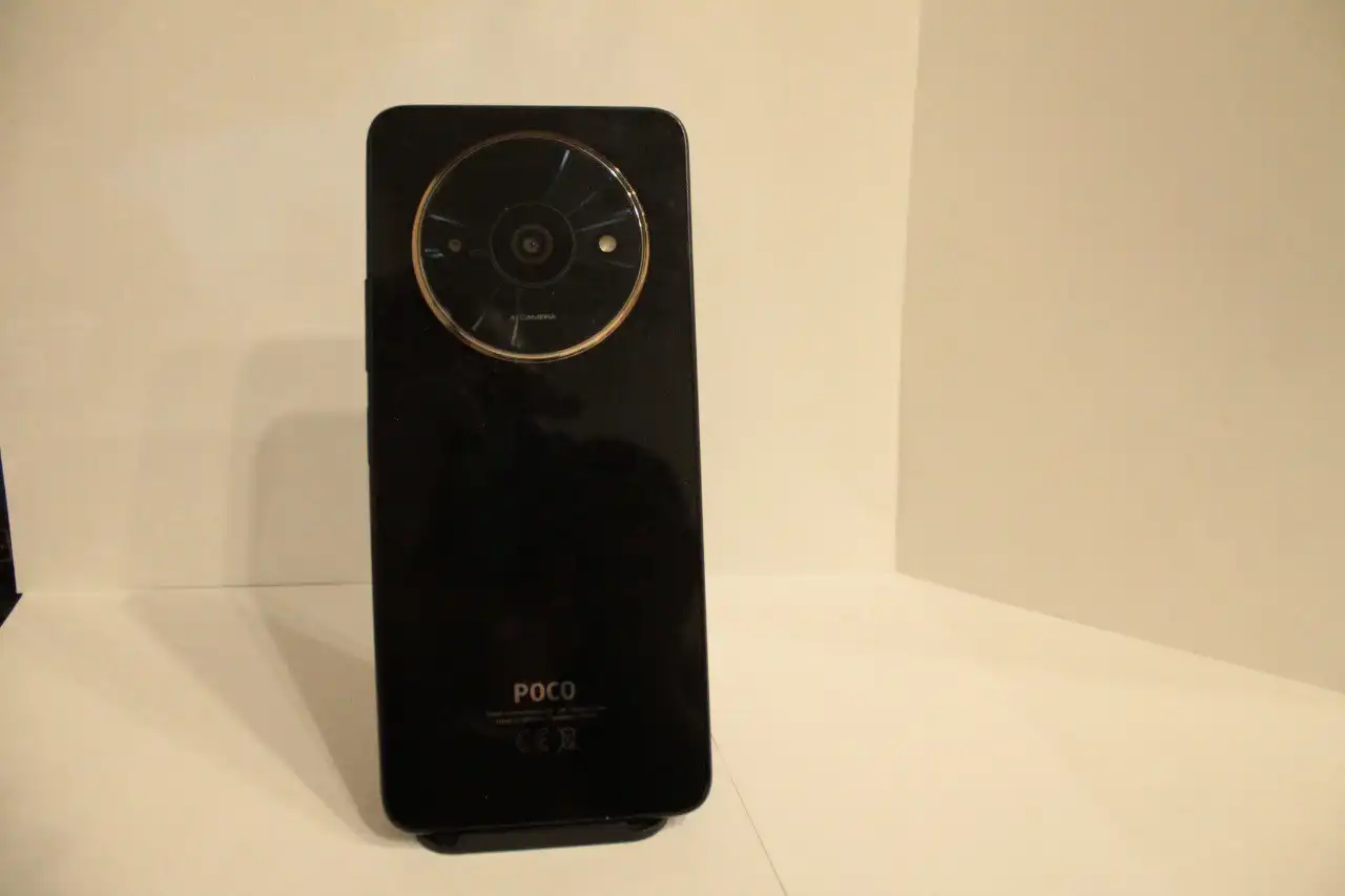 Смартфон POCO C61 4/128 ГБ в отличном состоянии