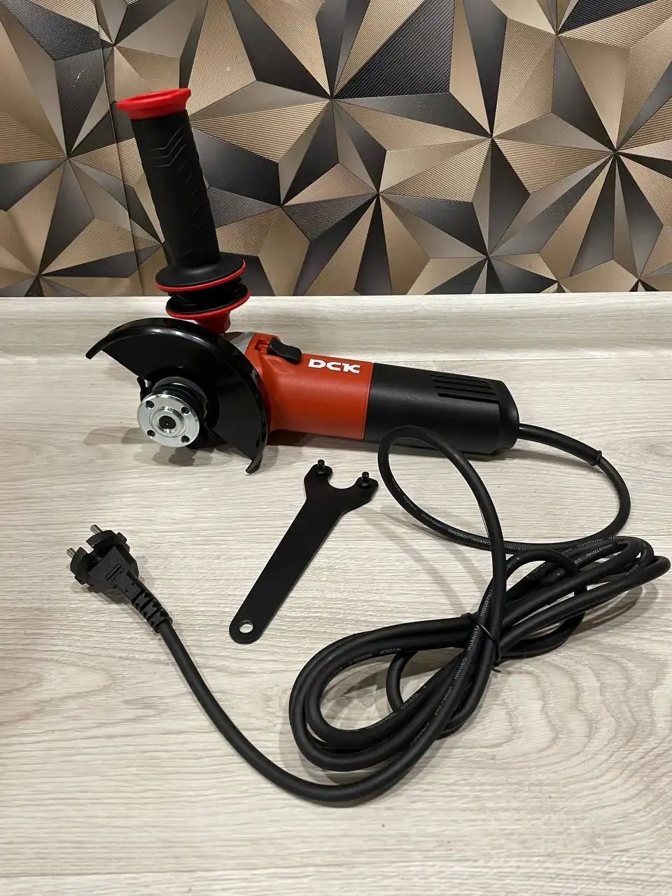 Продам инструмент для полировки авто и шлифовки древесины