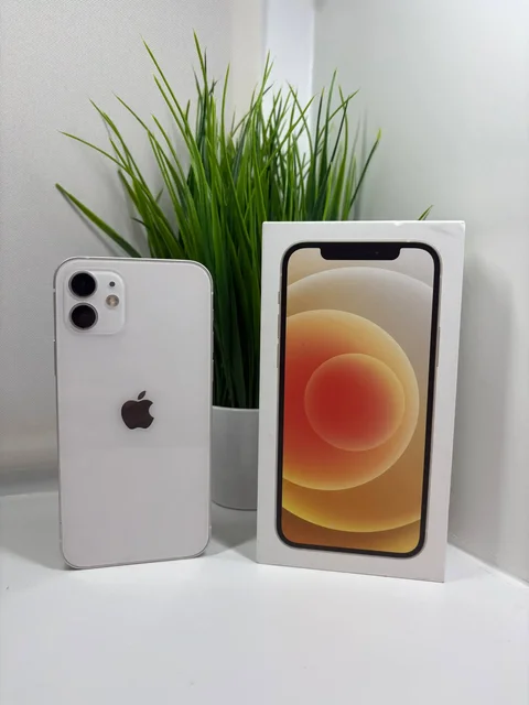 Продам iPhone 12/128 с заменой дисплея и аккумулятора - Смартфоны в Пермь