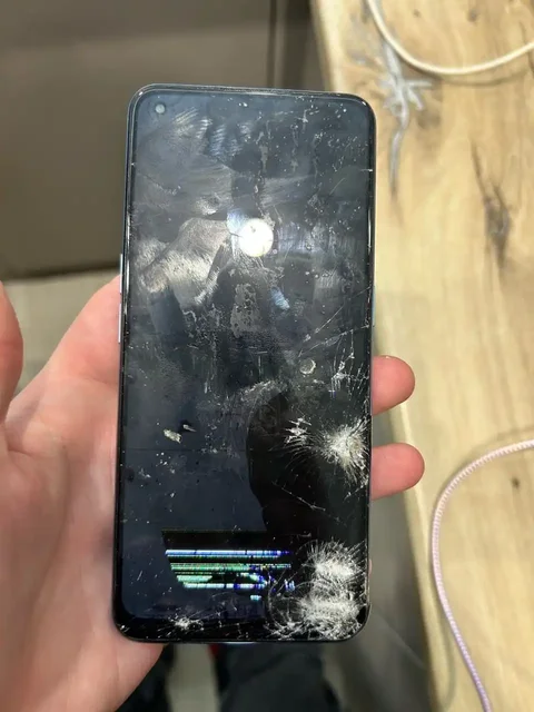 Продам realme 9pro+ 5g на запчасти или под ремонт - Мониторы в Пермь