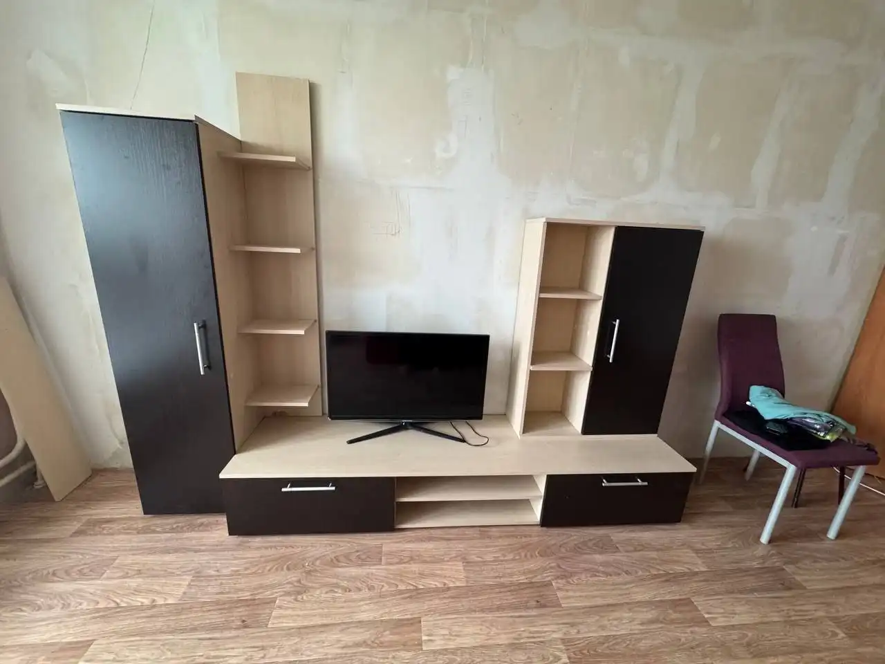 Продажа стенки в хорошем состоянии - Мебель (Барахолка) в Пермь