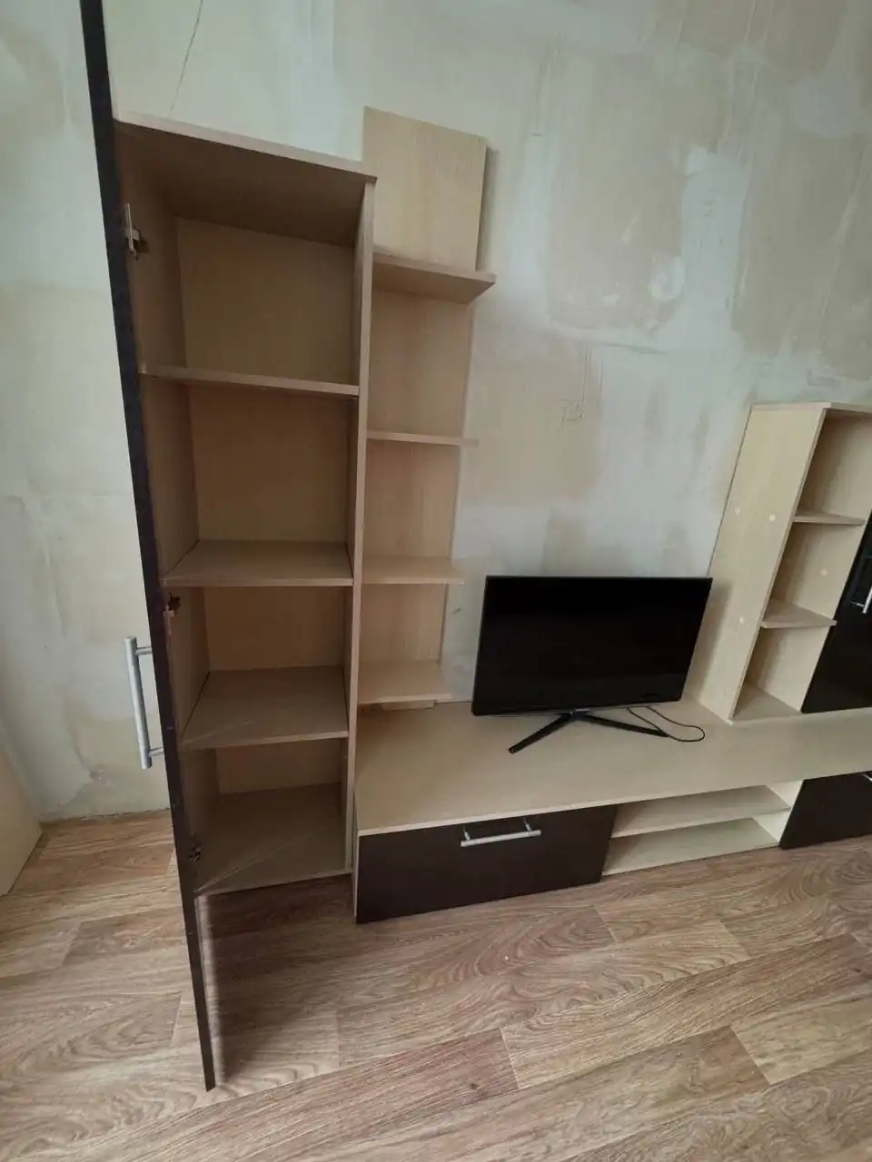 Продажа стенки в хорошем состоянии - Мебель (Барахолка) в Пермь