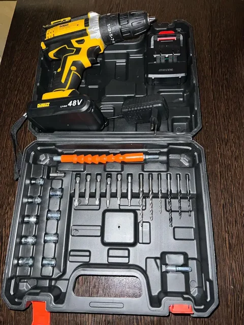 Шуруповёрт в отличном состоянии - Подарки в Пермь