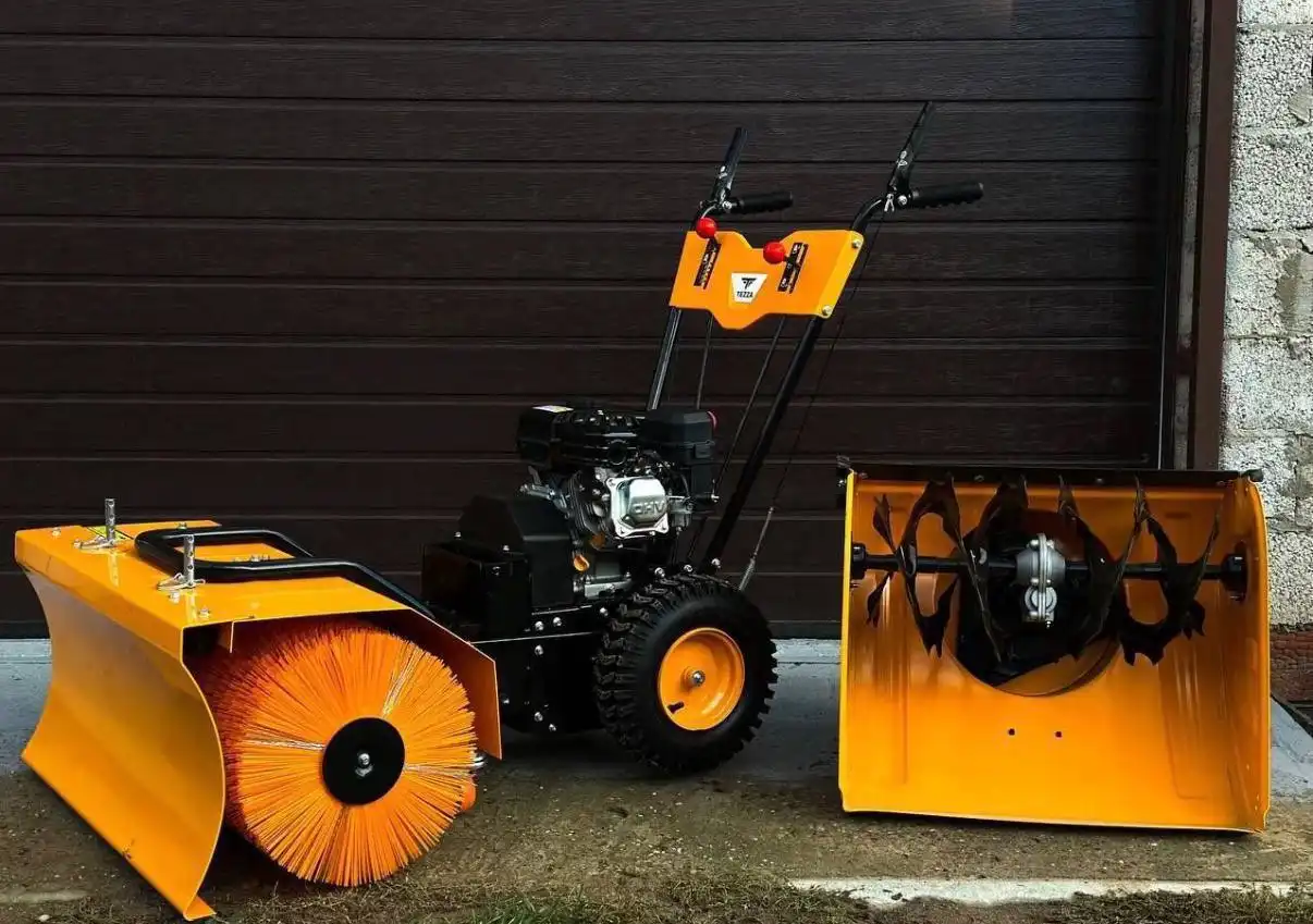 Продам снегоуборочную машину 3 в 1 - Снегоуборочная техника (Барахолка) в Пермь