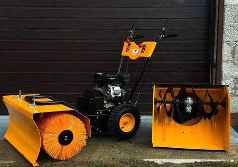 Продам снегоуборочную машину 3 в 1 - Подарки в Пермь