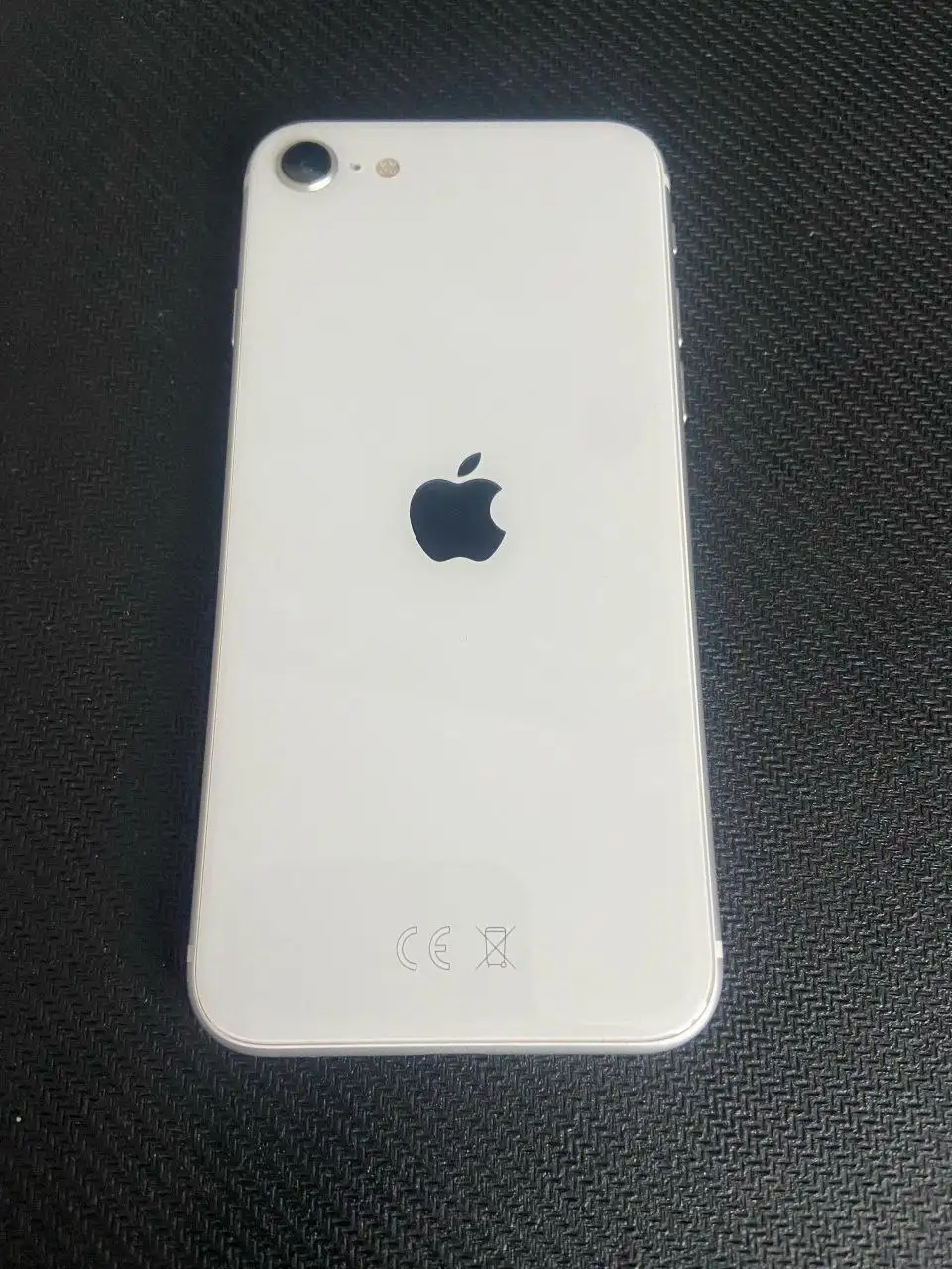 Продам iPhone SE 2020 - Смартфоны (Электроника) в Пермь