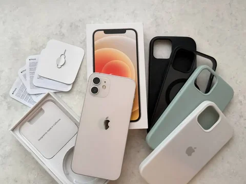 iPhone 12 64gb с заменой дисплея и комплектом - Компьютерная периферия в Пермь