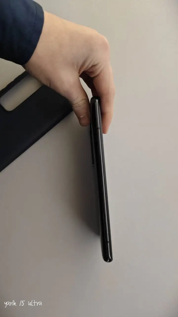 Xiaomi Mi 10 Ultra 256/8 со сколом на крышке - Смартфоны (Электроника) в Пермь