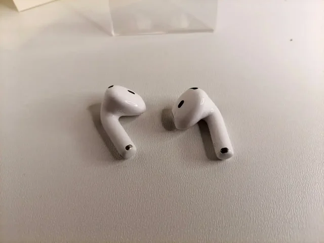 Продажа электроники: зарядка 25W, Air Pods 4, Apple Watch 10 46mm - Компьютерная периферия в Пермь