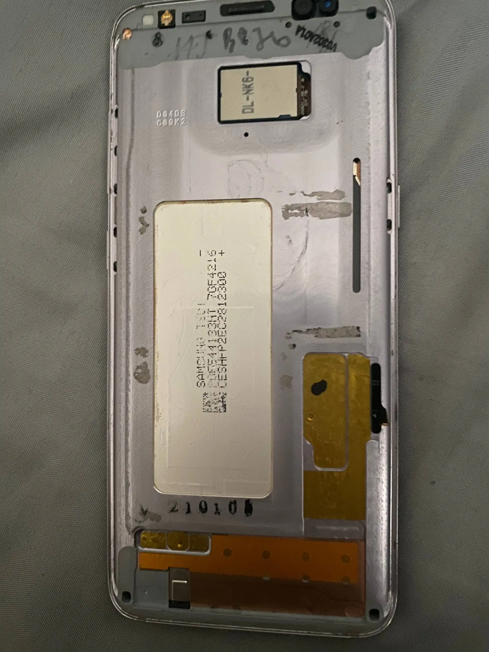 Продам Samsung C8 4/64 с неработающим дисплеем - Смартфоны (Электроника) в Пермь