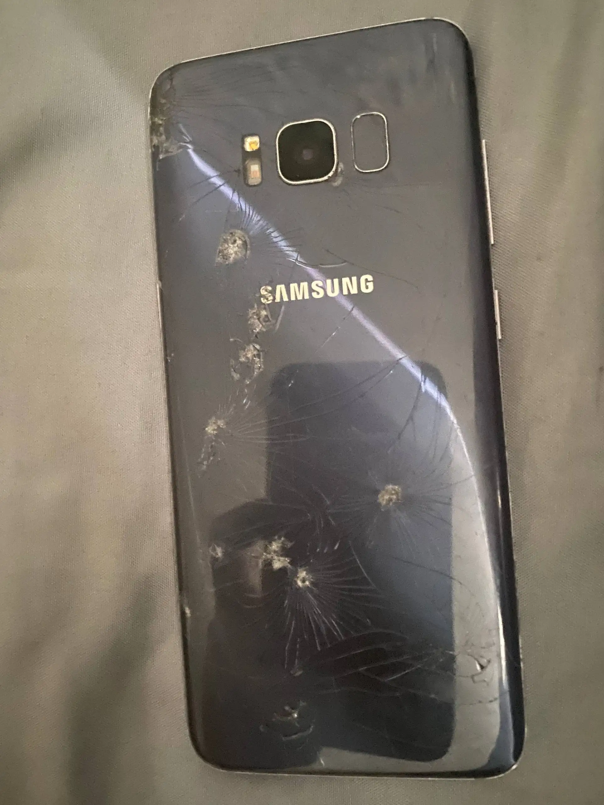 Продам Samsung C8 4/64 с неработающим дисплеем - Смартфоны (Электроника) в Пермь