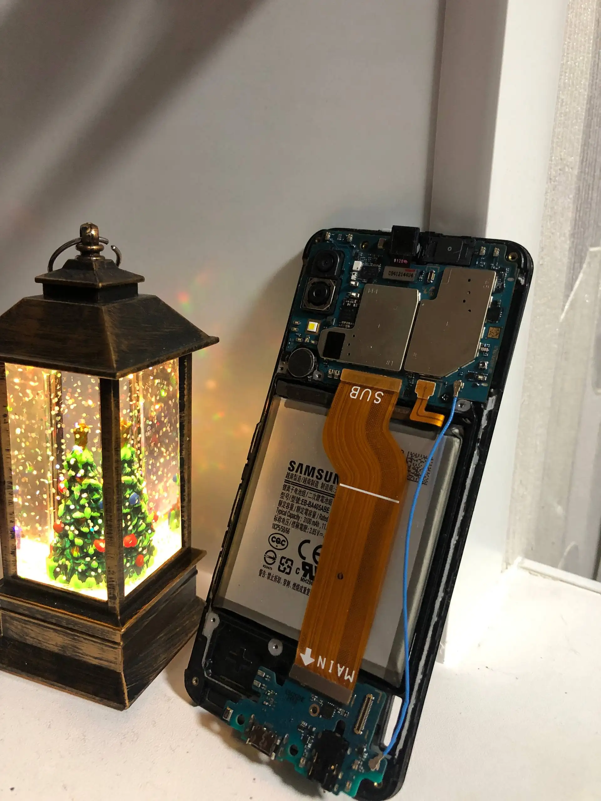 Продам Самсунг А40 - Смартфоны (Электроника) в Пермь