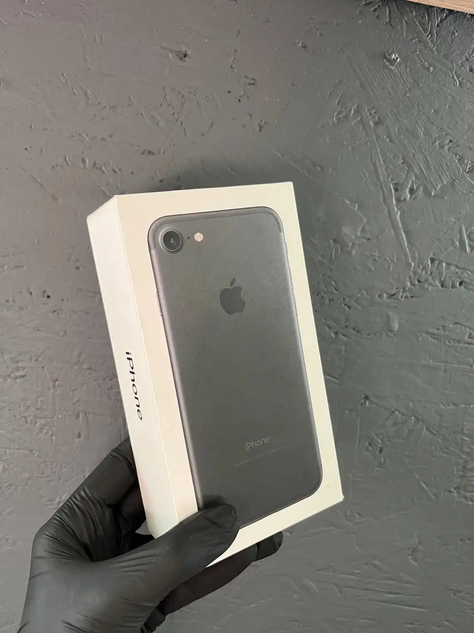 iPhone 7 32GB в хорошем состоянии - Смартфоны (Электроника) в Пермь